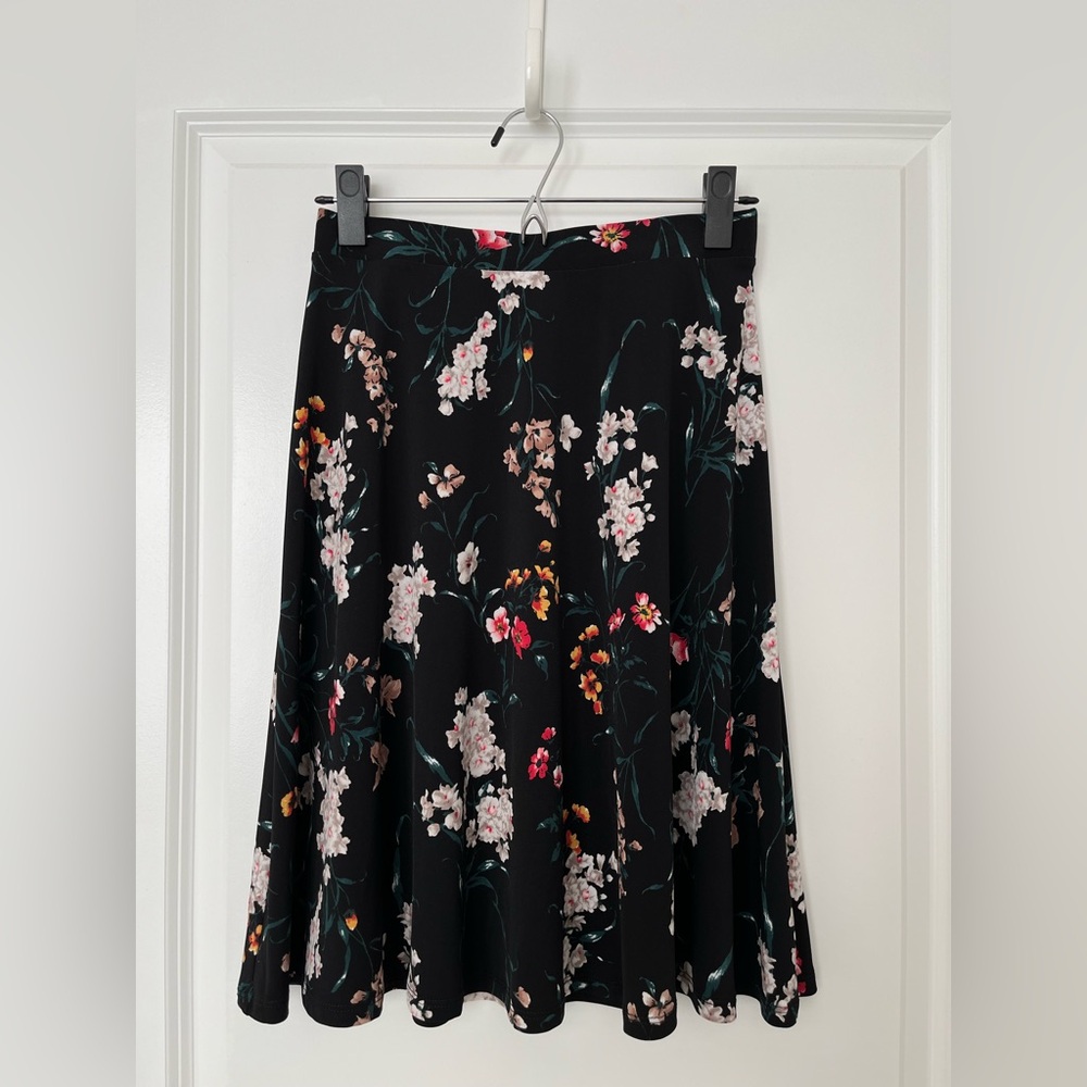 StitchFix Kaileigh Jaclyn black floral skirt
